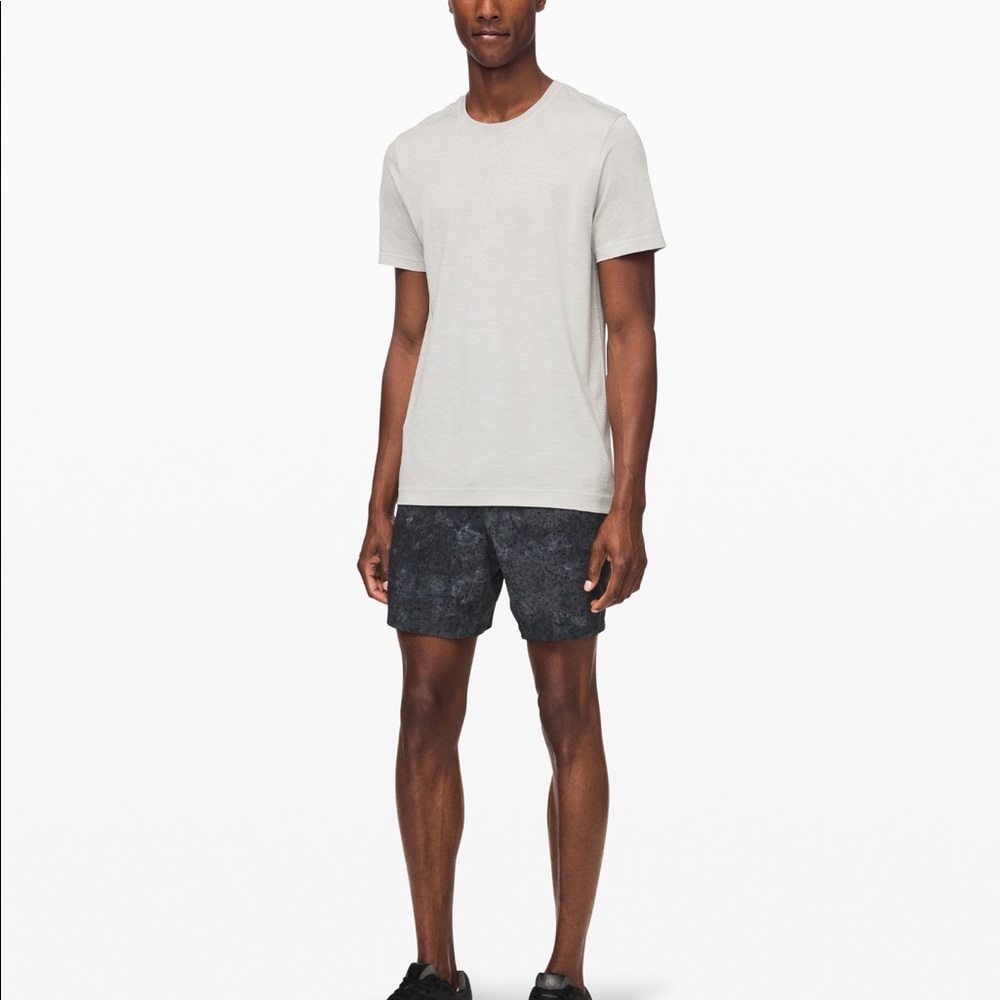 Lululemon Metal Vent Shirt, Gray Size M NWT